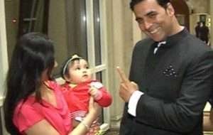 Akshay Kumar family photos daughter