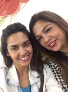 Esha Gupta family photos mother