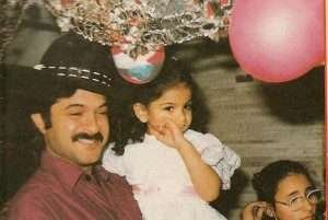 Sonam Kapoor childhood pictures 7