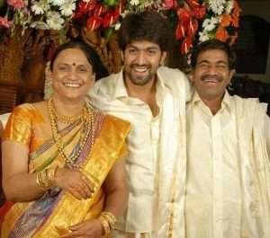 Kannada actor Yash parents father Arun Kumar mother Pushpa | Celebrity family wiki Kannada actor Yash parents father Arun Kumar mother Pushpa