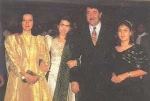 Karisma Kapoor Childhood pictures 8