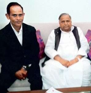 Mahendra Singh Dhoni brother Narendra Singh Dhoni