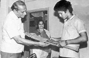 Sachin Tendulkar Parents father Ramesh Tendulkar and mother Rajni | Celebrity family wiki Sachin Tendulkar Parents father Ramesh Tendulkar and mother Rajni