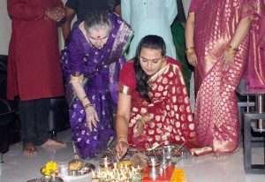 Shilpa Shirodkar Rare family photos 5 | Celebrity family wiki Shilpa Shirodkar Rare family photos 5